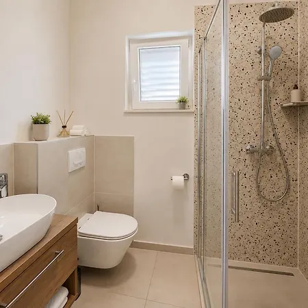 Apartment Casa Vidan - Seafront Stomorska